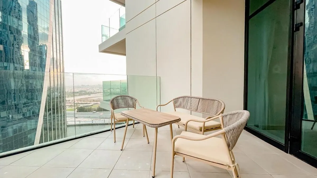 Luxe Missoni Suite With Panoramic Dubai Views