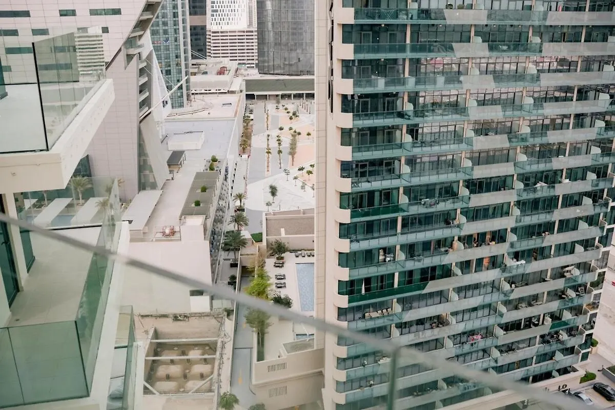 Luxe Missoni Suite With Panoramic Dubai Views